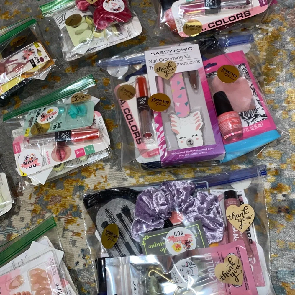 FREE GIFTS WITH PURCHASE 🎁 - Picture 7 of 12